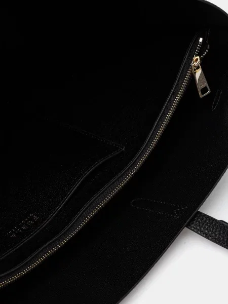 Шкіряна сумочка Furla чорний