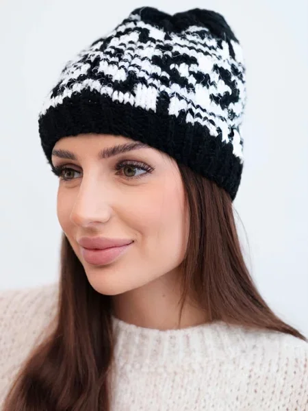 Шапка Kesi с кристали черно