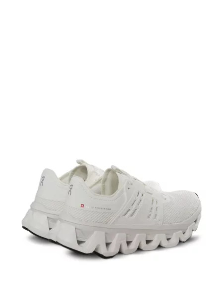 Fűzős csipkés sneaker On fehér