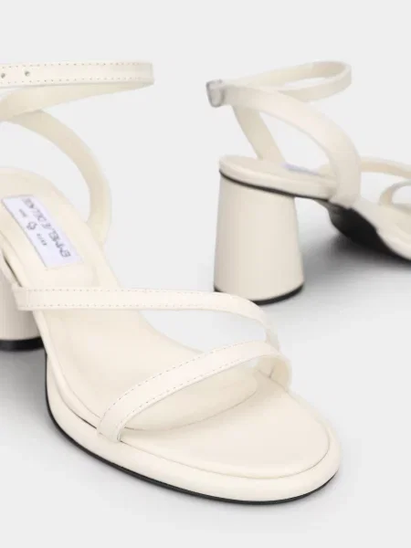 Кожаные босоножки Emmelie Delage X Intertop бежевые