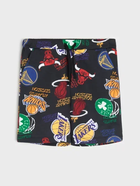Sinsay Šortky s bavlnou NBA černá