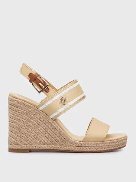 Босоножки Tommy Hilfiger на танкетке бежевые