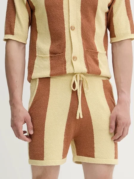 Nanushka pantaloni scurți BRENT bej