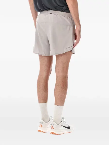 Φλοράλ μπλούζα Nike με απλικέ με ψηλή μέση μαύρο
