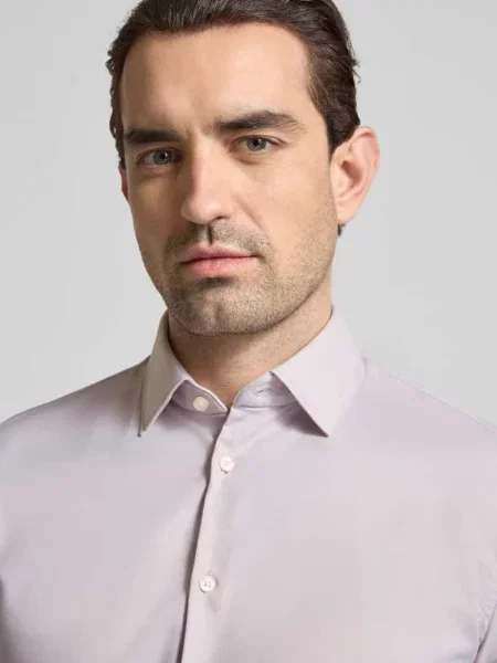 Koszula biznesowa o kroju slim fit z kołnierzykiem typu kent i bardzo długim rękawem Jake*s brązowa