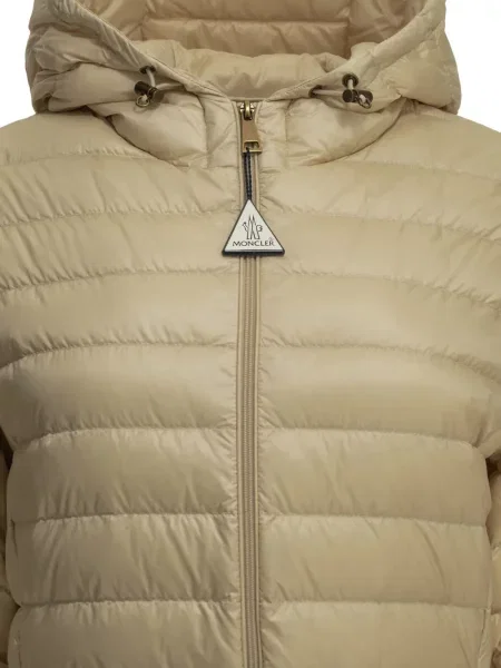 Krátký péřová bunda Moncler