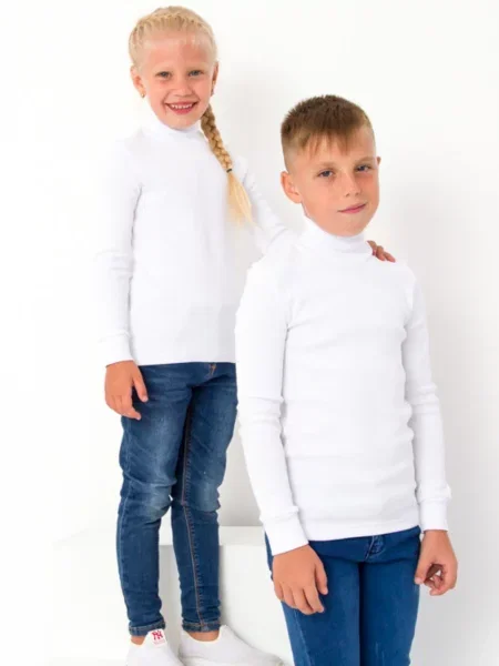 Гольф свитер носи своє белый