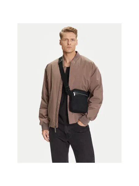 Calvin Klein Torbica za okoli pasu črna