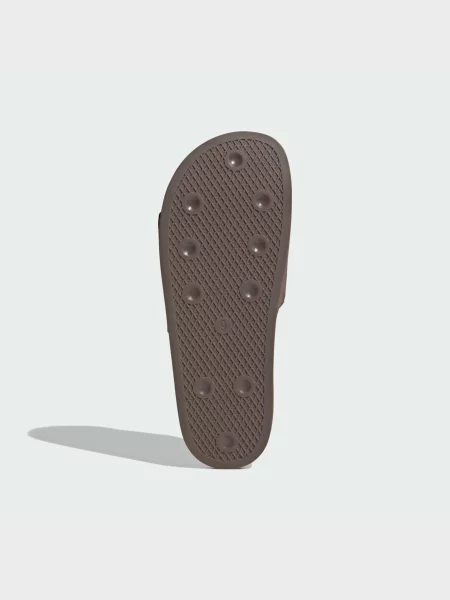Кожаные шлепанцы Adidas коричневые