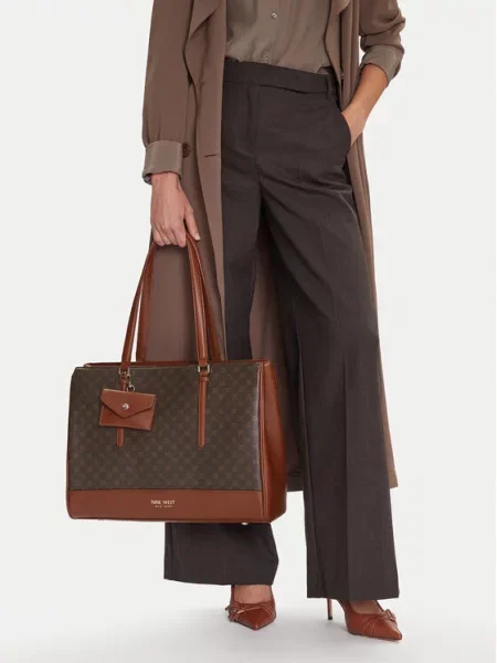 Torbica Nine West smeđa