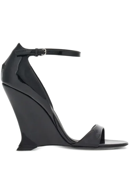Sandale Ferragamo din piele de lac negru