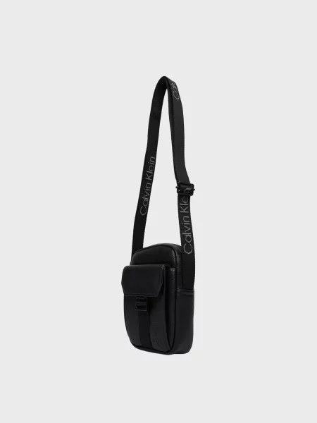 Сумка Calvin Klein с ремешками черная