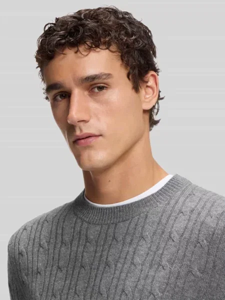 Sweter z dzianiny o kroju regular fit z mieszanki żywej wełny i kaszmiru model ‘HETICO’ Boss szary