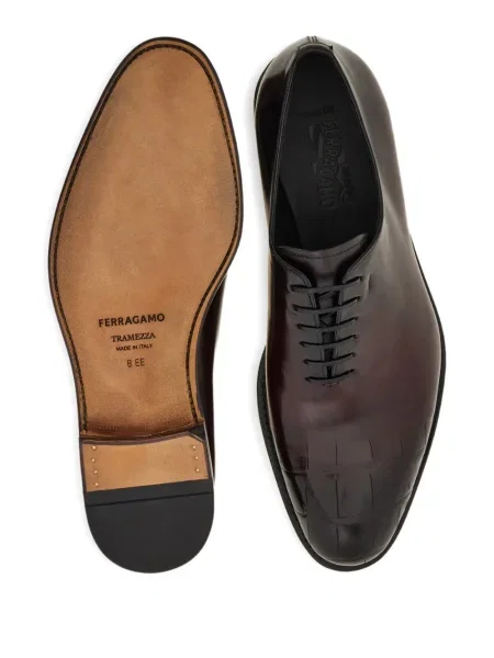 Oxford Ferragamo cu imagine din țesătură twill maro