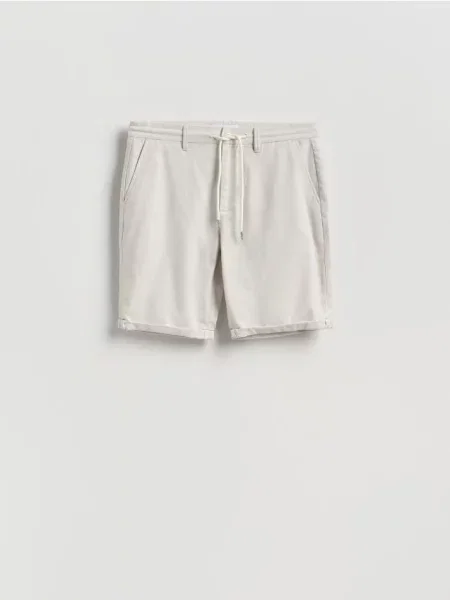 Reserved Pantaloni scurți regular cu adaos de in deschis gri