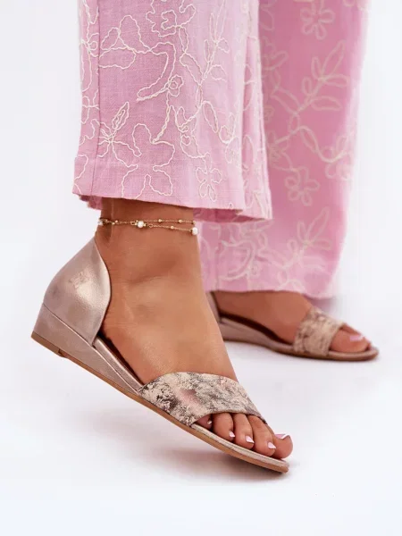 Usnjene sandali Maciejka roza