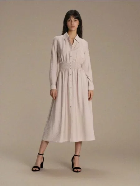 Сорочкова міді сукня з декоративними зборами сірий