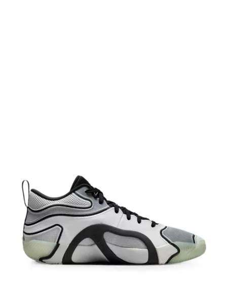 Sneakerși Jordan alb