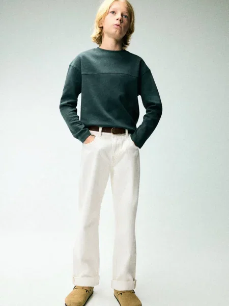 Jeansy regular fit z wywiniętymi nogawkami złamana biel Dzieci 11 MANGO KIDS