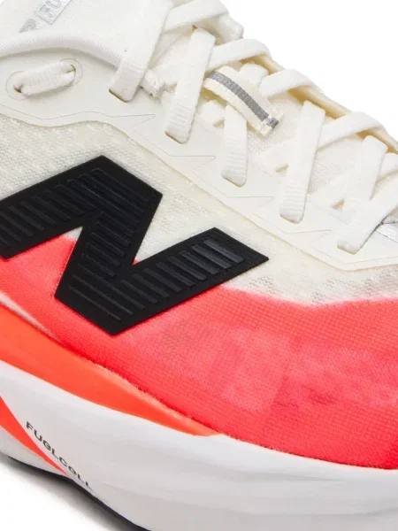 Велурени чехли New Balance на платформе сиво