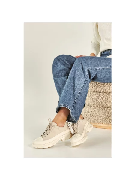 Кеди шкіряні молочні Estro бежеві