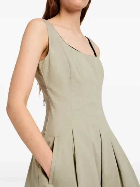 Rochie midi Proenza Schouler White Label plisată până la genunchi de costum alb