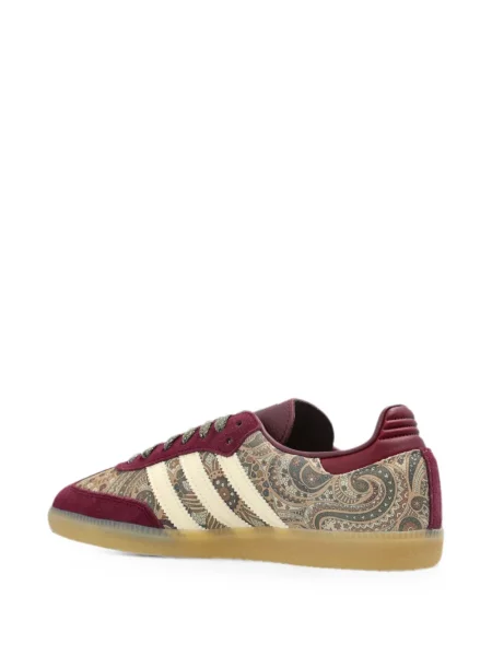 Tricou Adidas cu broderie cu model paisley roșu