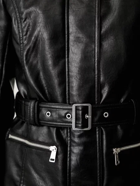 Кожаная куртка Guess