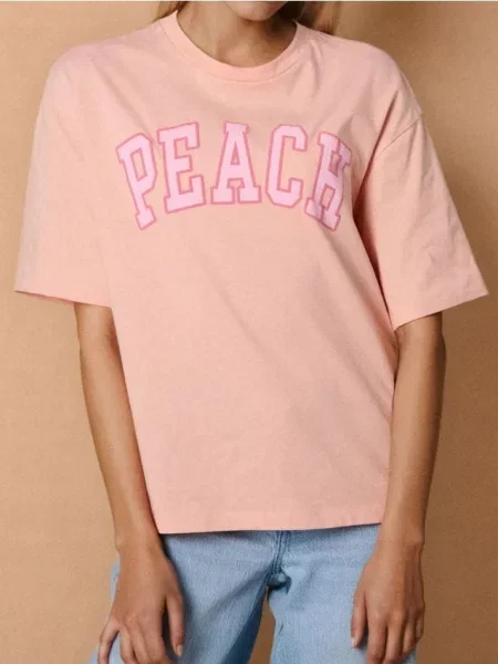 Футболка з написом помаранчевий