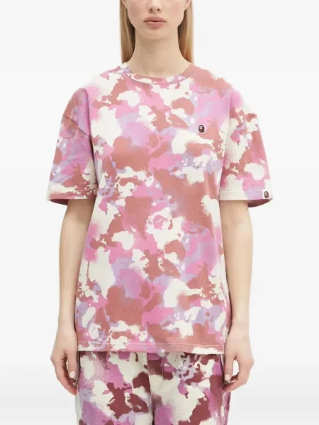 Koszulka A Bathing Ape® z nadrukiem w kamuflażu różowa