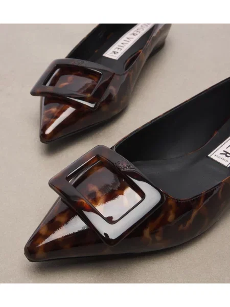 Balerini Roger Vivier din piele de lac maro