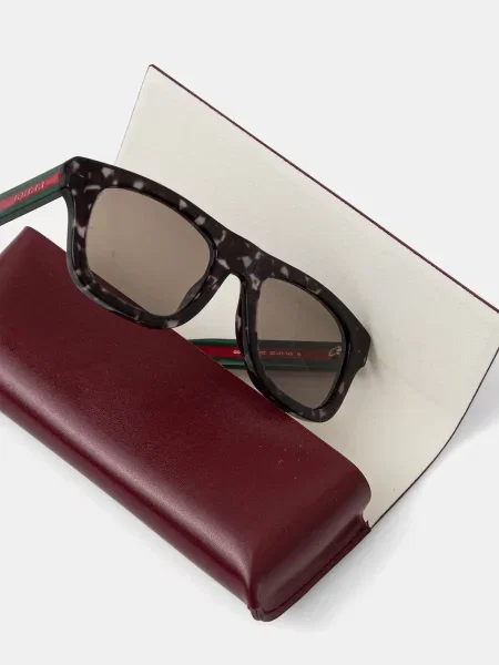 Солнцезащитные очки Gucci коричневые