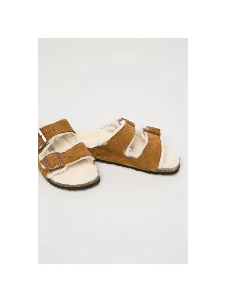 Kapcie Birkenstock brązowe