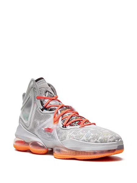 Tenisky Nike LeBron šedé