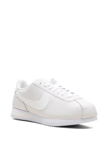 Sneakerși Nike Blazer cu platformă alb