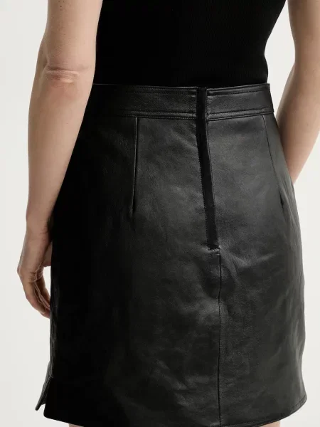 Kožená sukně Bally mini áčková černá