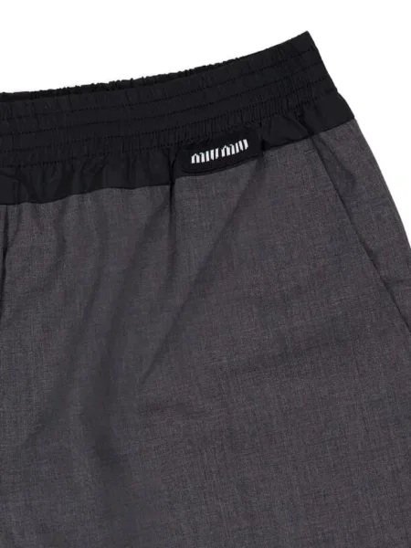 Pantaloni scurți Miu Miu de lână negru