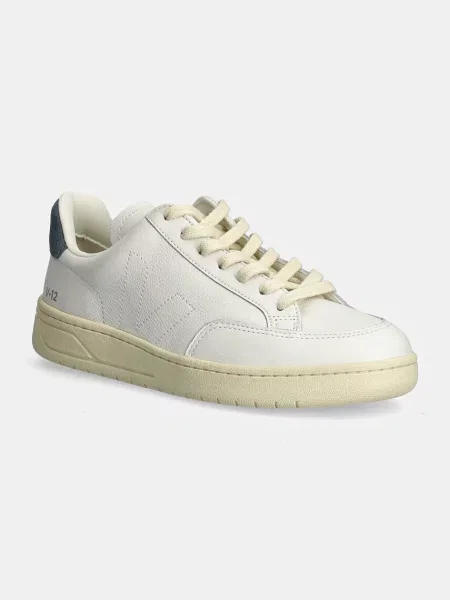 Veja sneakers din piele Stitch alb