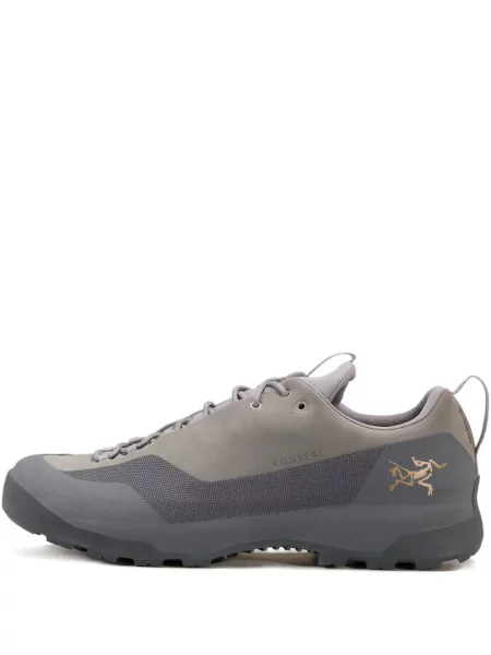 Sneakerși Arc'teryx cu șireturi din dantelă gri