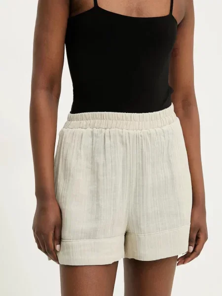 Къс панталон Answear Lab с изчистен дизайн с висока талия бежово
