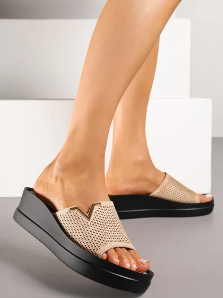 Papuci Gleorine închis bej