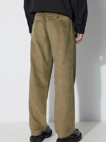 Maharishi pantaloni de catifea cord Loose Chino verde