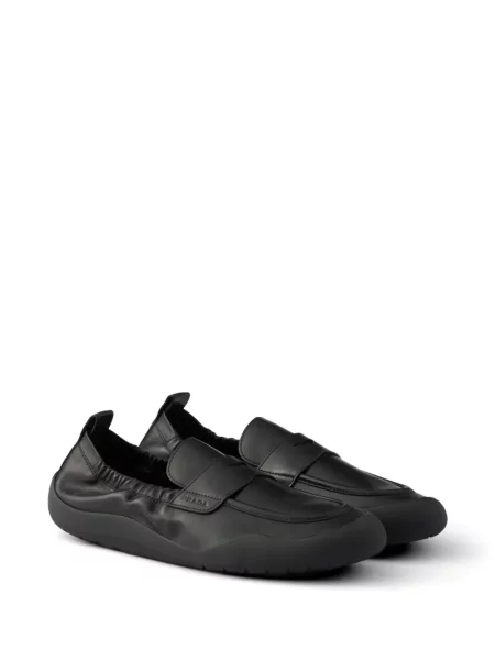 Pantofi loafer Prada din piele negru