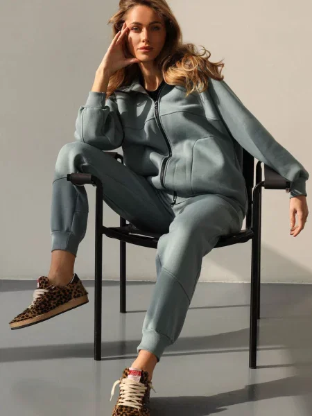 Женский спортивный костюм с блакитний