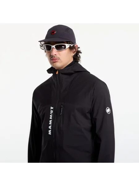 Яке Mammut с качулка черно