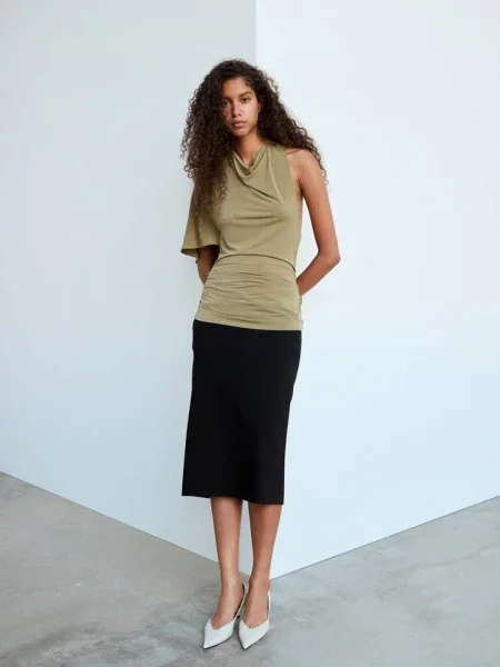 Asymetryczna bluzka drapowana khaki Kobieta XS MANGO