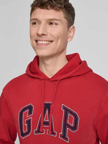 Bluza z kapturem z logo i kieszenią kangurką Gap czerwona