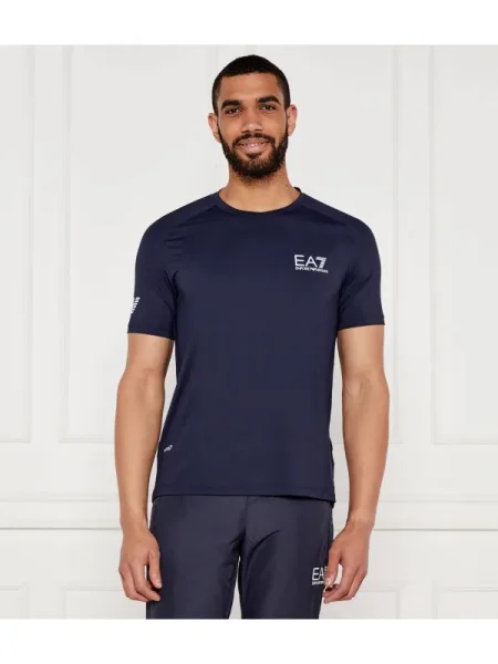 Tricou