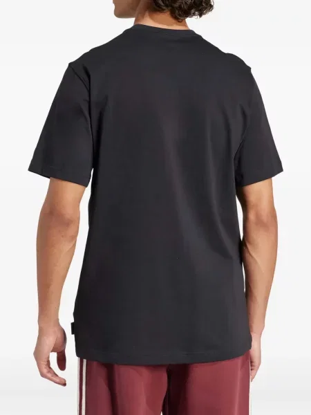 Kraťasy Adidas s polovičními zipem s kapucí černé