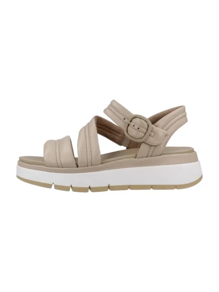 Sandały Clarks na płaskim obcasie beżowe